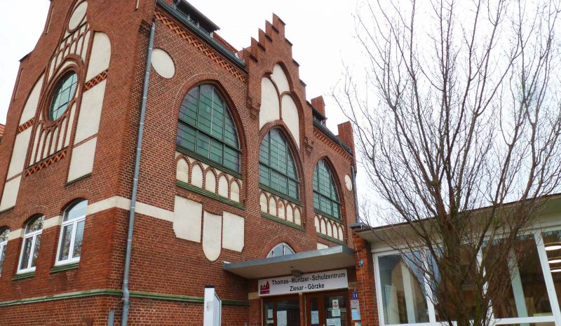 Ingenieurbüro Willmann GmbH - Referenzen, Umbau, Thomas-Müntzer-Schulzentrum Ziesar-Görzke, Schulstraße 12, Erneuerung der Heizzentrale mit einer Kraft-Wärme-Kopplung und moderner Brennwertkesselanlage sowie Erneuerung Sanitärbereiche und Ausgabeküche für Schülerspeisung. Innensanierung inkl. Brandschutzertüchtigung